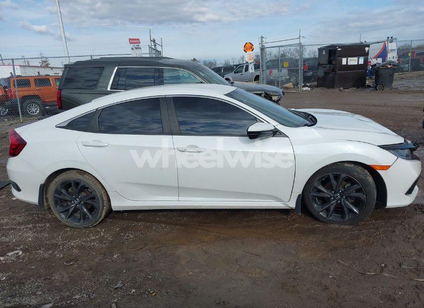 Photo 13 of 2019 Honda Civic SPORT (VIN 19XFC2F80KE002870)