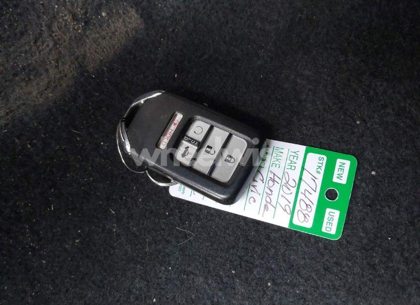 Photo 11 of 2019 Honda Civic SPORT (VIN 19XFC2F80KE033309)