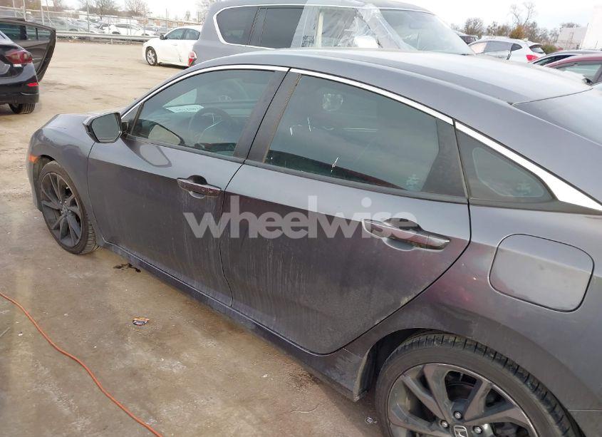 Photo 14 of 2019 Honda Civic SPORT (VIN 19XFC2F80KE033309)