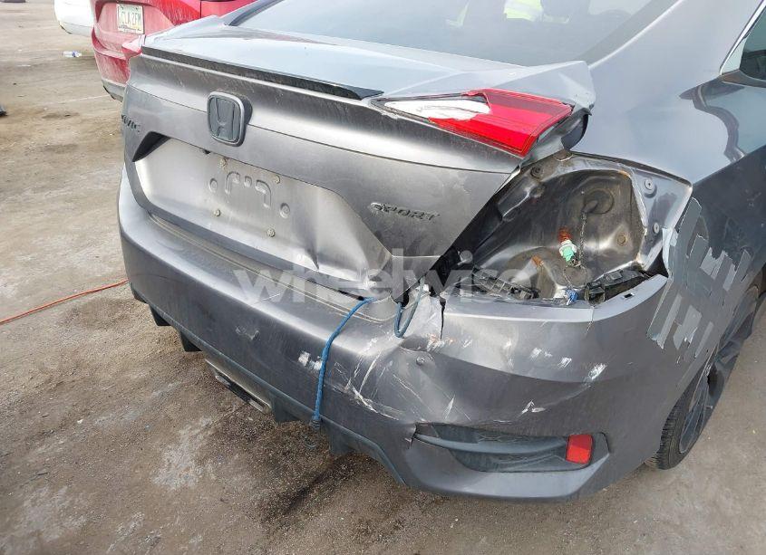 Photo 6 of 2019 Honda Civic SPORT (VIN 19XFC2F80KE033309)