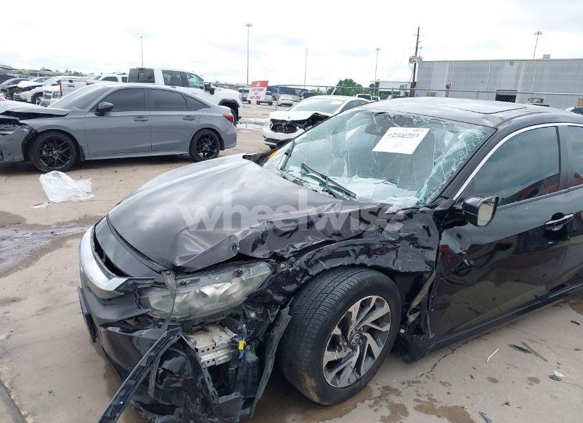 Photo 6 of 2016 Honda Civic EX (VIN 19XFC2F81GE092425)