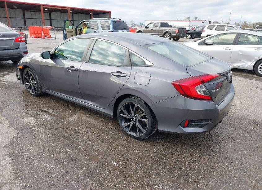 Photo 3 of 2019 Honda Civic SPORT (VIN 19XFC2F81KE002750)