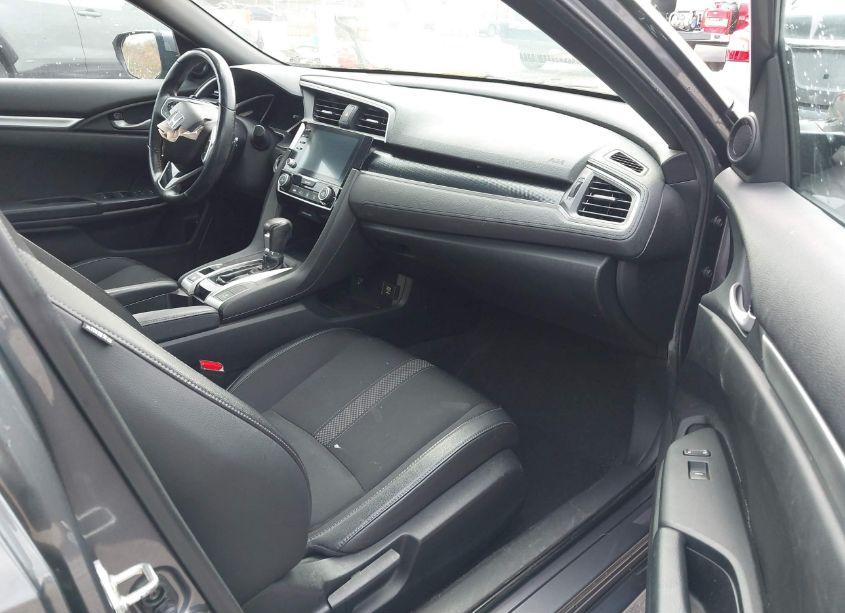 Photo 5 of 2019 Honda Civic SPORT (VIN 19XFC2F81KE002750)