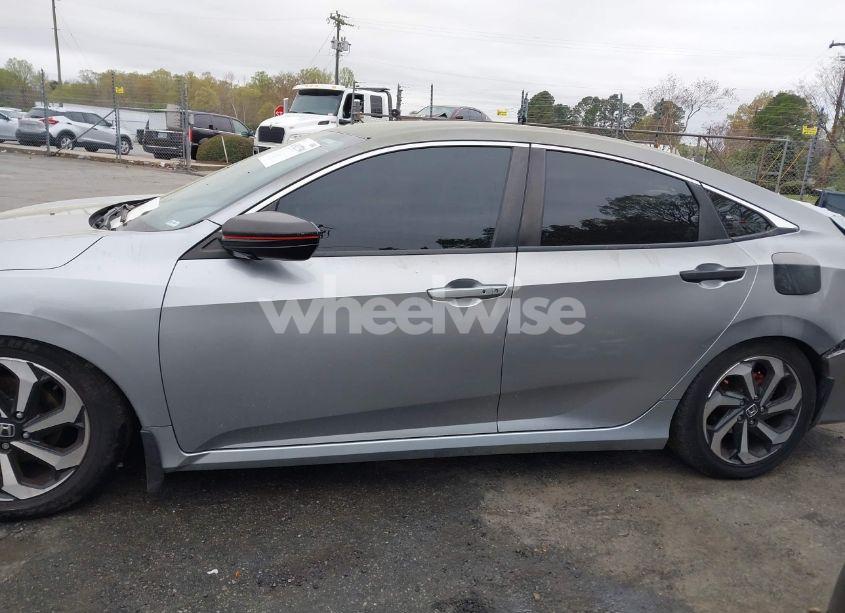 Photo 14 of 2019 Honda Civic SPORT (VIN 19XFC2F81KE006491)