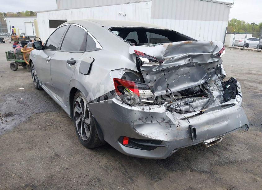 Photo 3 of 2019 Honda Civic SPORT (VIN 19XFC2F81KE006491)
