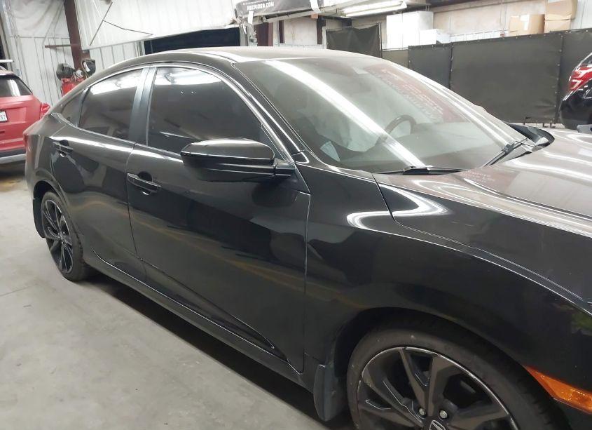 Photo 13 of 2019 Honda Civic SPORT (VIN 19XFC2F81KE014364)