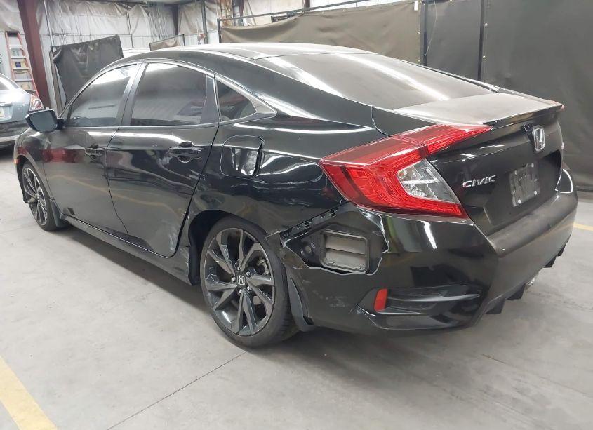 Photo 3 of 2019 Honda Civic SPORT (VIN 19XFC2F81KE014364)