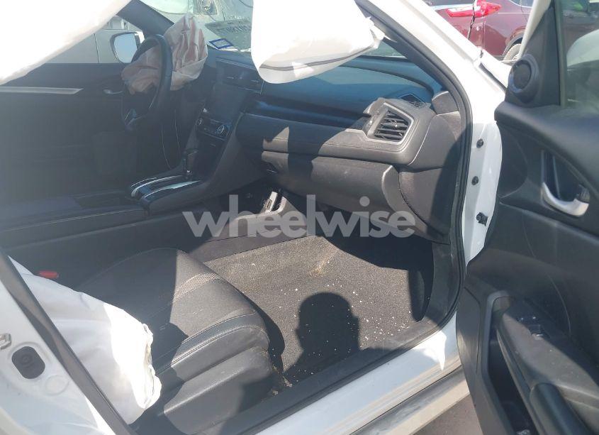 Photo 5 of 2019 Honda Civic SPORT (VIN 19XFC2F81KE024702)