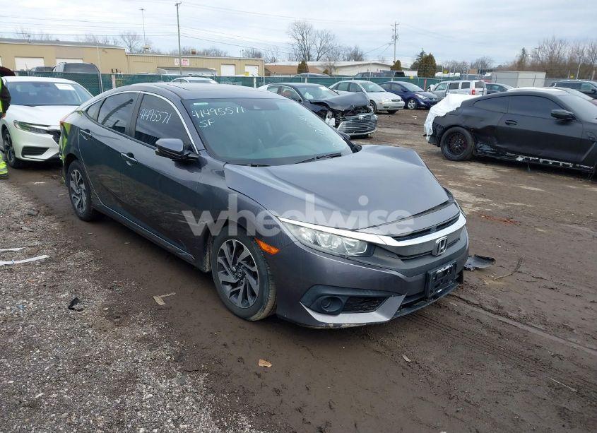 2017 Honda Civic EX (VIN 19XFC2F82HE030081) main photo