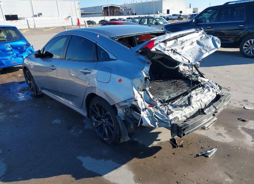 Photo 3 of 2019 Honda Civic SPORT (VIN 19XFC2F82KE020531)