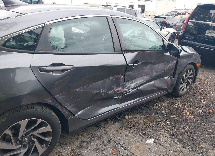 Photo 6 of 2017 Honda Civic EX (VIN 19XFC2F83HE047939)