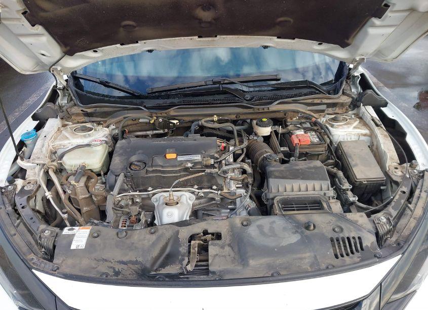 Photo 10 of 2019 Honda Civic SPORT (VIN 19XFC2F83KE003978)