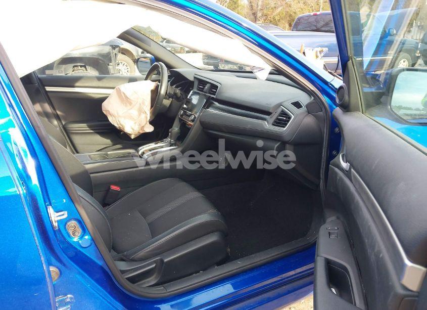 Photo 5 of 2019 Honda Civic SPORT (VIN 19XFC2F83KE005813)