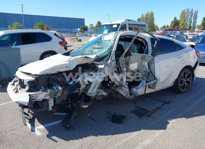 Photo 2 of 2019 Honda Civic SPORT (VIN 19XFC2F83KE021543)