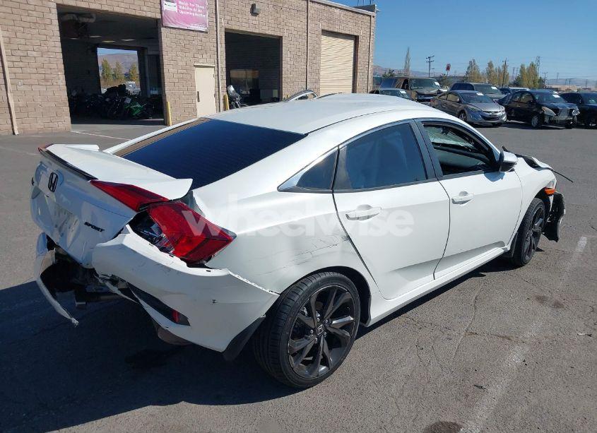 Photo 4 of 2019 Honda Civic SPORT (VIN 19XFC2F83KE021543)