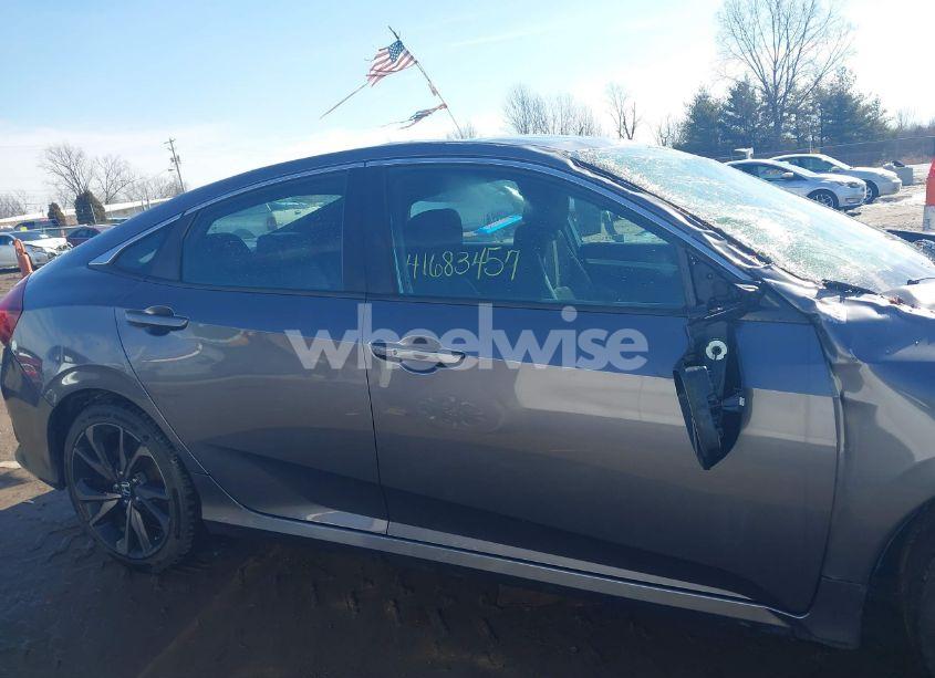 Photo 13 of 2019 Honda Civic SPORT (VIN 19XFC2F83KE029254)