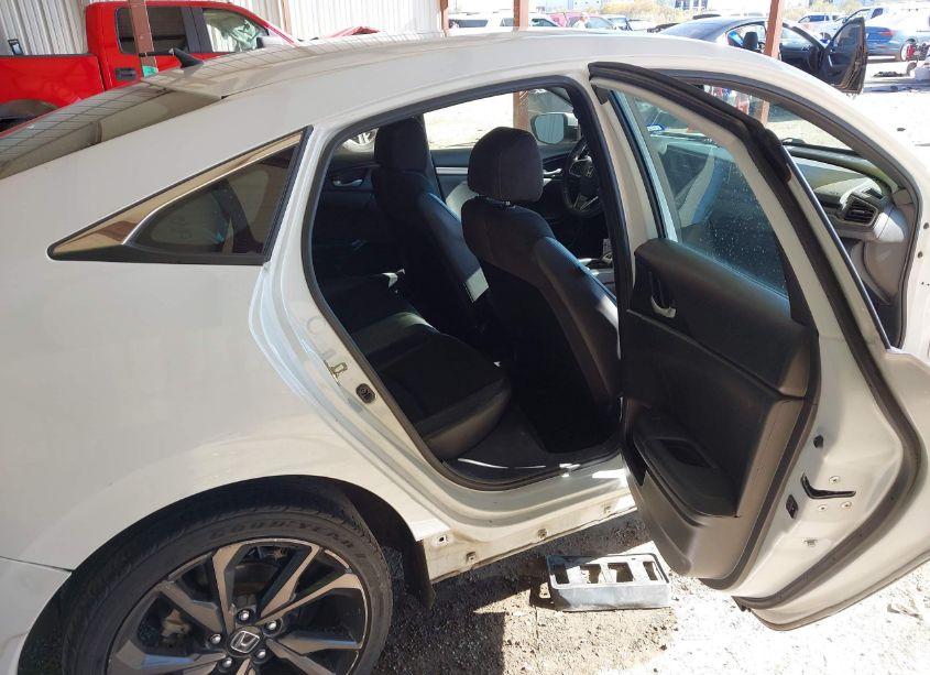 Photo 8 of 2019 Honda Civic SPORT (VIN 19XFC2F84KE006470)