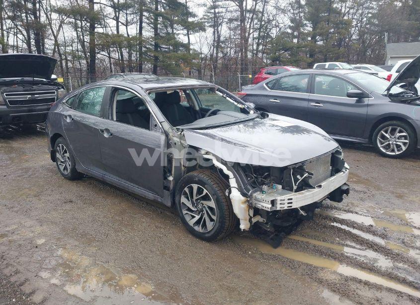 2018 Honda Civic EX (VIN 19XFC2F85JE009957) main photo