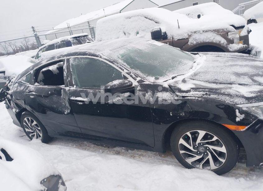 Photo 13 of 2018 Honda Civic EX (VIN 19XFC2F85JE026807)