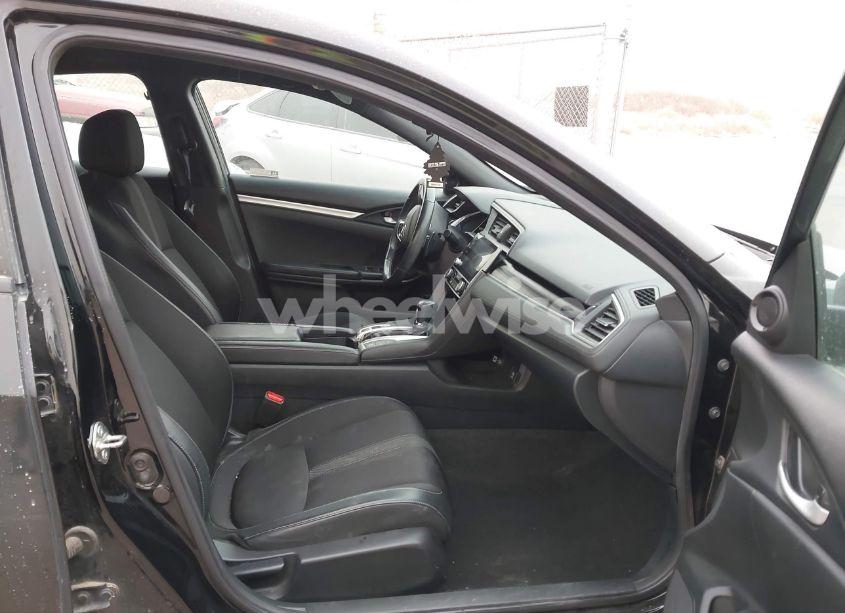 Photo 5 of 2019 Honda Civic SPORT (VIN 19XFC2F85KE007482)