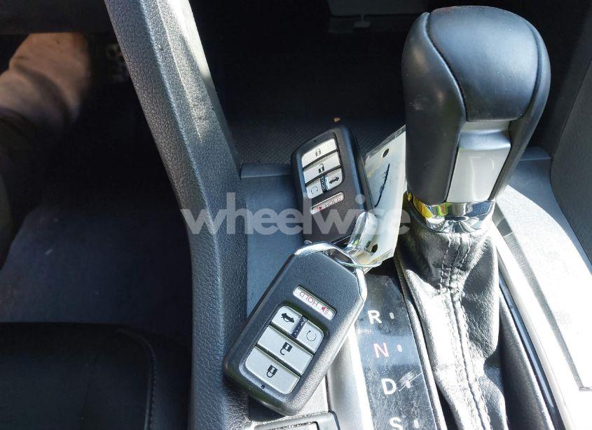 Photo 11 of 2019 Honda Civic SPORT (VIN 19XFC2F85KE032883)