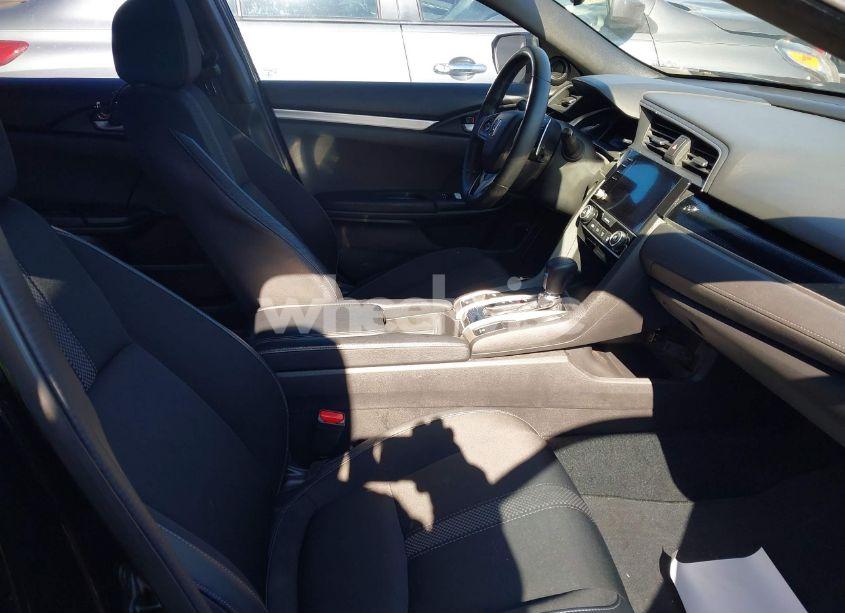 Photo 5 of 2019 Honda Civic SPORT (VIN 19XFC2F85KE032883)