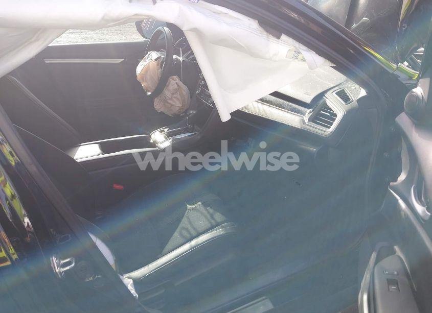 Photo 5 of 2019 Honda Civic SPORT (VIN 19XFC2F86KE001268)