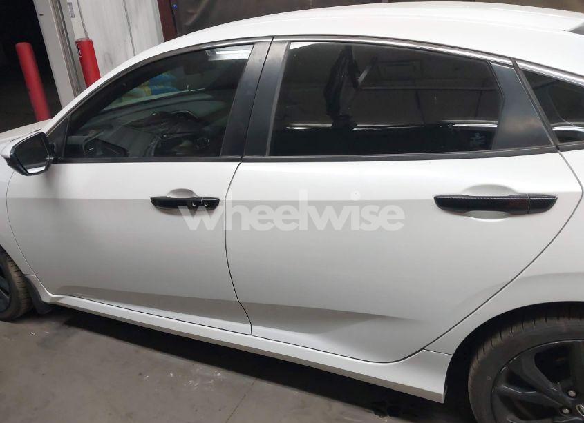 Photo 14 of 2019 Honda Civic SPORT (VIN 19XFC2F86KE022749)