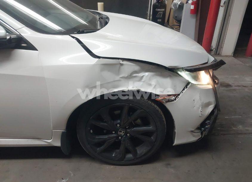 Photo 6 of 2019 Honda Civic SPORT (VIN 19XFC2F86KE022749)
