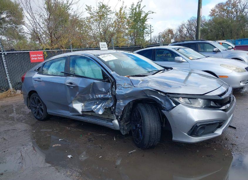 Photo 13 of 2019 Honda Civic SPORT (VIN 19XFC2F86KE029040)