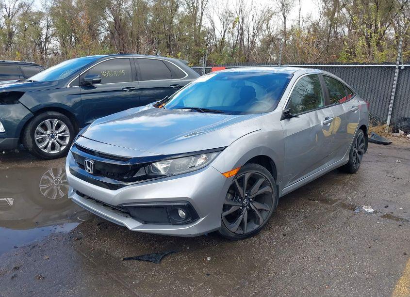 Photo 2 of 2019 Honda Civic SPORT (VIN 19XFC2F86KE029040)
