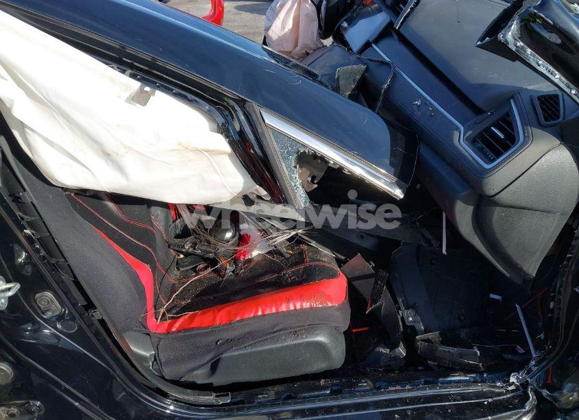 Photo 5 of 2019 Honda Civic SPORT (VIN 19XFC2F86KE047330)