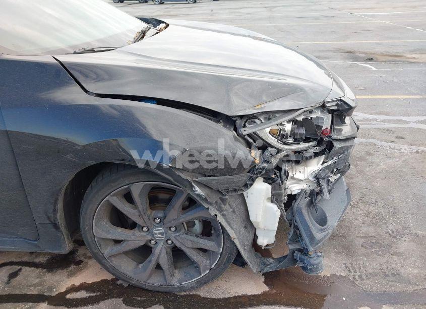 Photo 17 of 2019 Honda Civic SPORT (VIN 19XFC2F87KE027815)