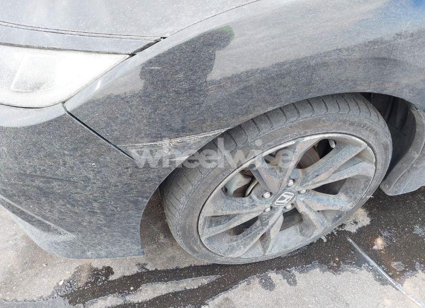 Photo 18 of 2019 Honda Civic SPORT (VIN 19XFC2F87KE027815)