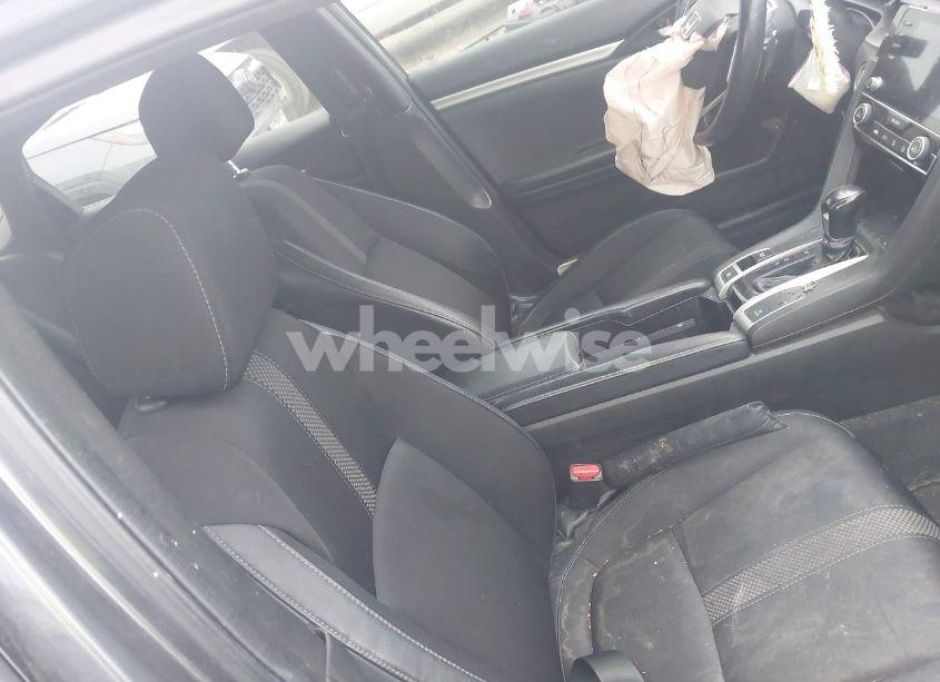 Photo 5 of 2019 Honda Civic SPORT (VIN 19XFC2F87KE042685)