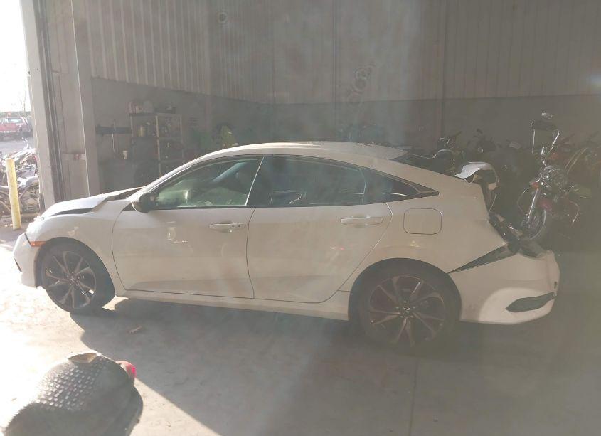 Photo 14 of 2019 Honda Civic SPORT (VIN 19XFC2F87KE213161)
