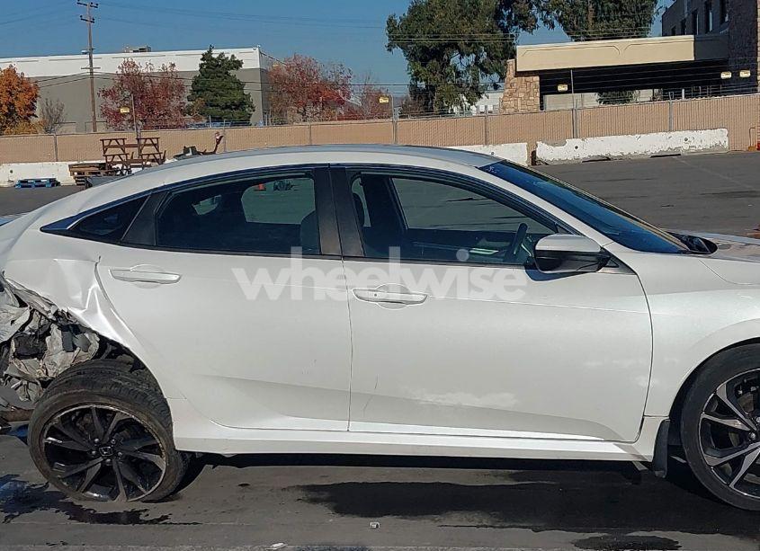 Photo 13 of 2020 Honda Civic SPORT (VIN 19XFC2F87LE207569)
