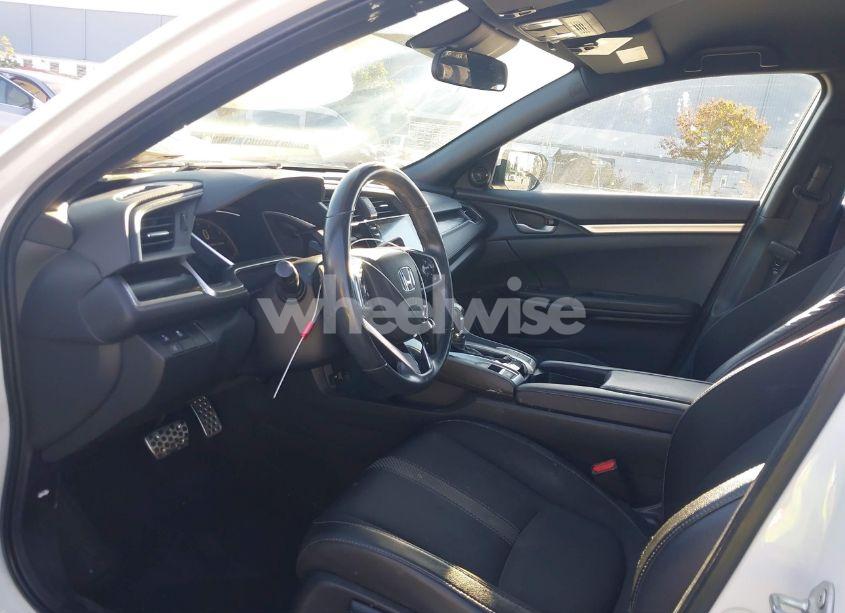 Photo 5 of 2020 Honda Civic SPORT (VIN 19XFC2F87LE207569)
