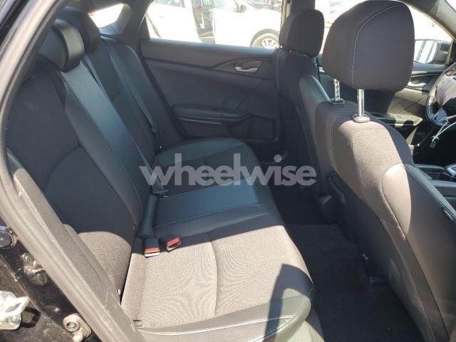 Photo 6 of 2019 HONDA CIVIC SPORT (VIN 19XFC2F88KE002664)