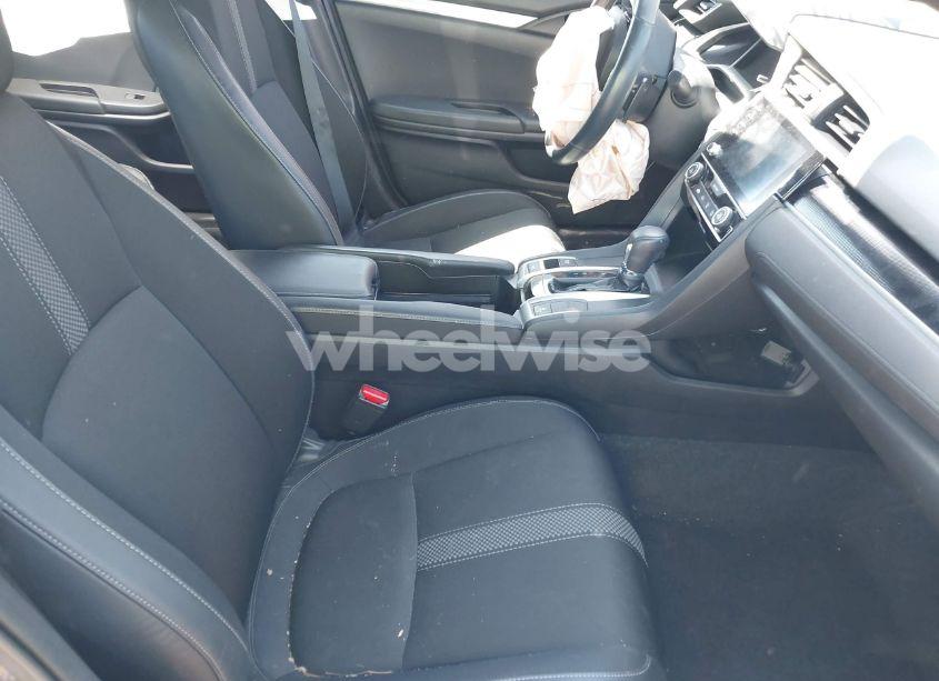 Photo 5 of 2019 Honda Civic SPORT (VIN 19XFC2F88KE028035)