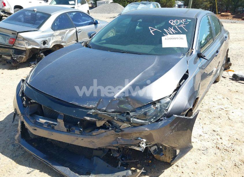 Photo 6 of 2019 Honda Civic SPORT (VIN 19XFC2F88KE028035)