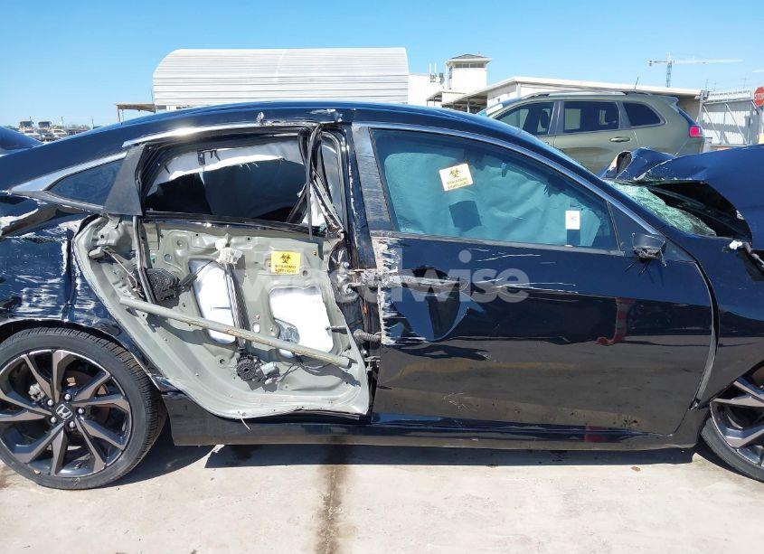 Photo 12 of 2019 Honda Civic SPORT (VIN 19XFC2F89KE051016)