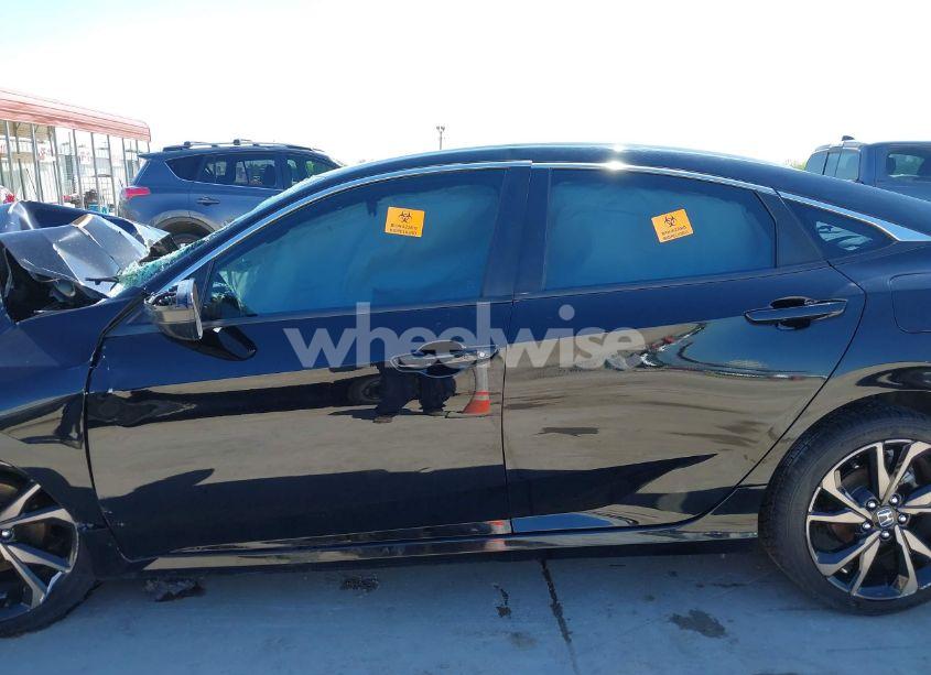 Photo 13 of 2019 Honda Civic SPORT (VIN 19XFC2F89KE051016)