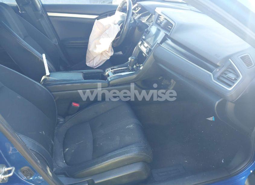 Photo 5 of 2019 Honda Civic SPORT (VIN 19XFC2F8XKE010149)