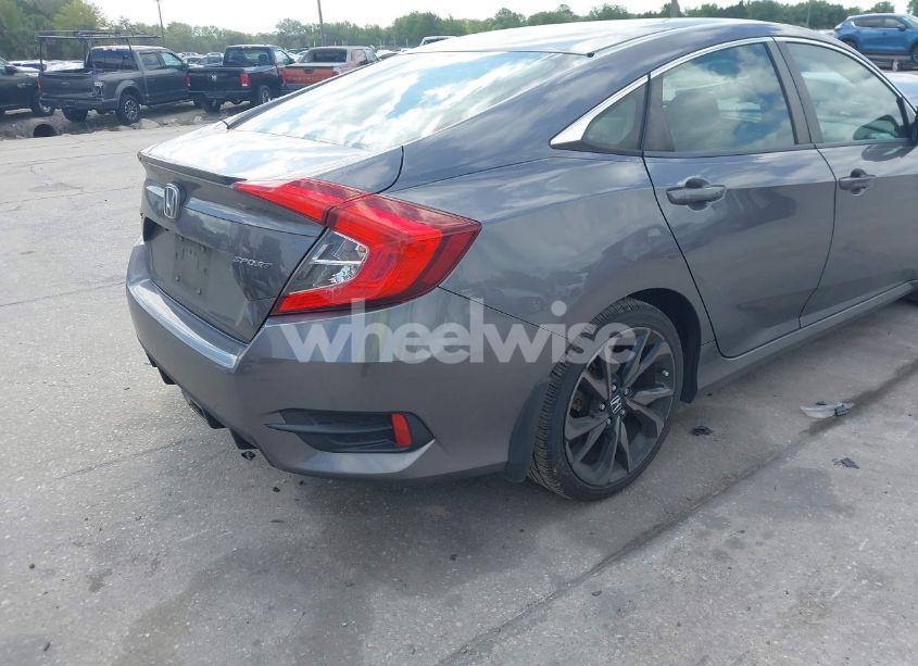 Photo 4 of 2019 Honda Civic SPORT (VIN 19XFC2F8XKE035939)