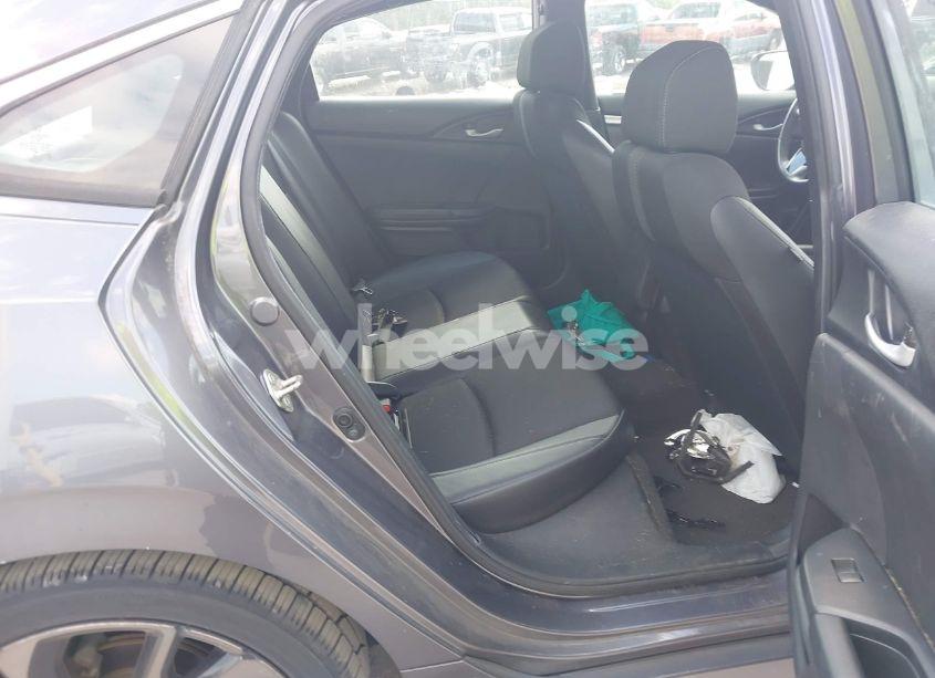 Photo 8 of 2019 Honda Civic SPORT (VIN 19XFC2F8XKE035939)