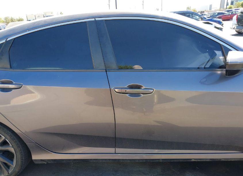 Photo 13 of 2019 Honda Civic SPORT (VIN 19XFC2F8XKE209461)