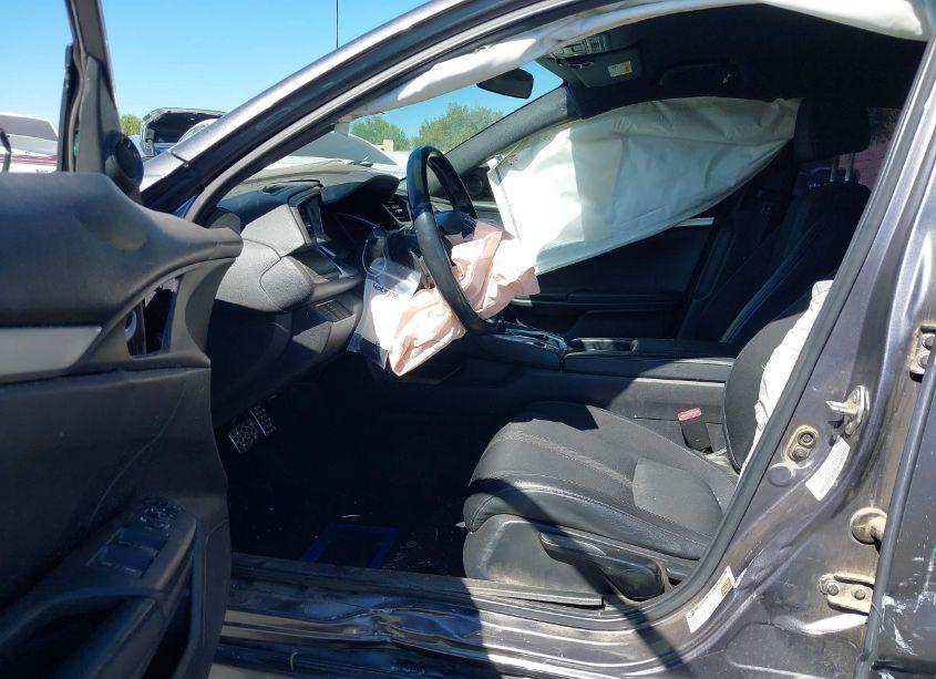 Photo 5 of 2019 Honda Civic SPORT (VIN 19XFC2F8XKE209461)