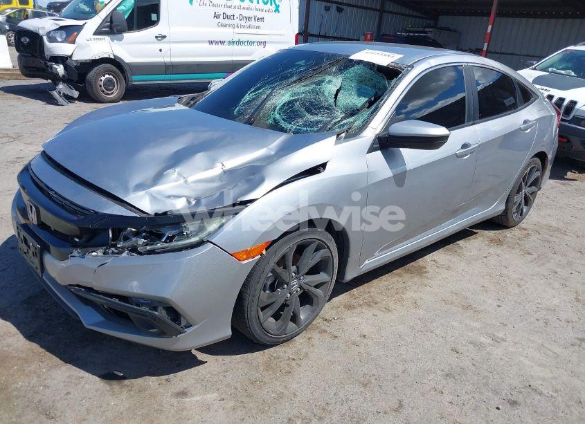 Photo 2 of 2019 Honda Civic SPORT (VIN 19XFC2F8XKE212232)