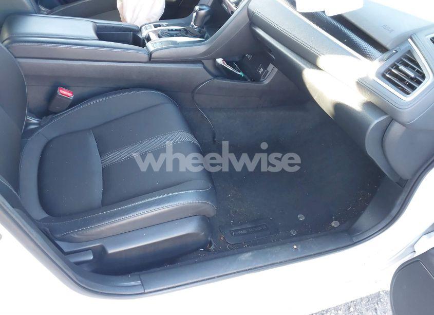 Photo 5 of 2020 Honda Civic SPORT (VIN 19XFC2F8XLE025784)
